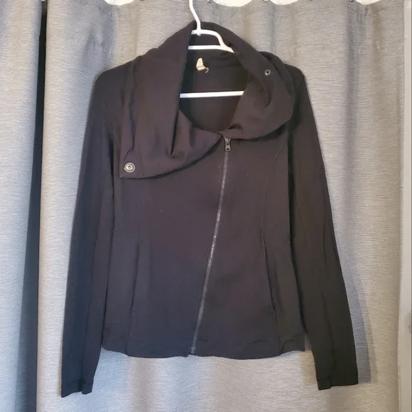 Lucy | Tops | Lucy Black Asymmetric Zip Front Top Size Small
